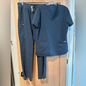 FIGS Women’s Scrub Set in Dark Harbor - size L/LT (tall)